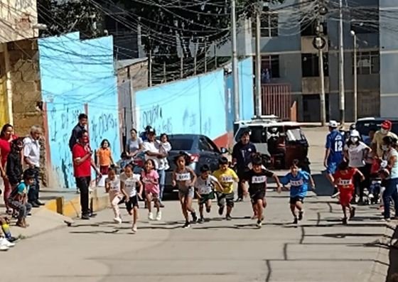 I. E. ”Javier Heraud” organizó carrera escolar