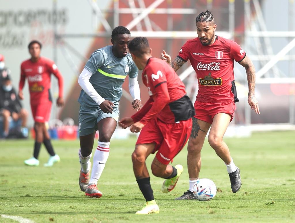 Paolo Guerrero entrenó con la Selección