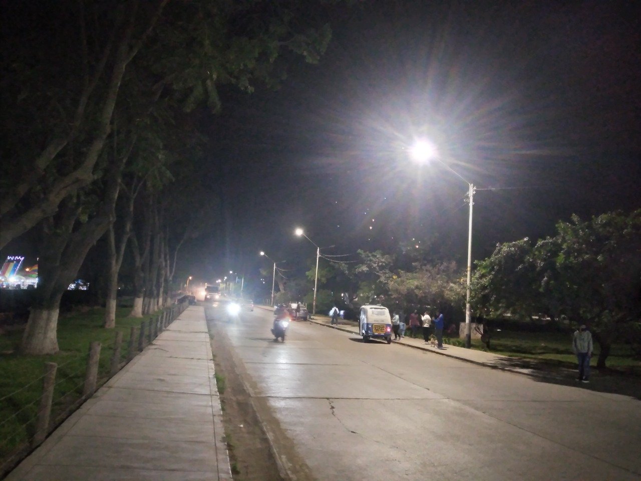 Electrocentro instala luminarias led en la Laguna Viña del Río