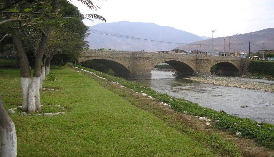 “Para que quiera tu puente convertir en Calicanto la voz de mi canción”