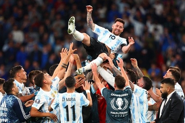 Argentina goleó y bailó a Italia al ritmo de Messi y Di María