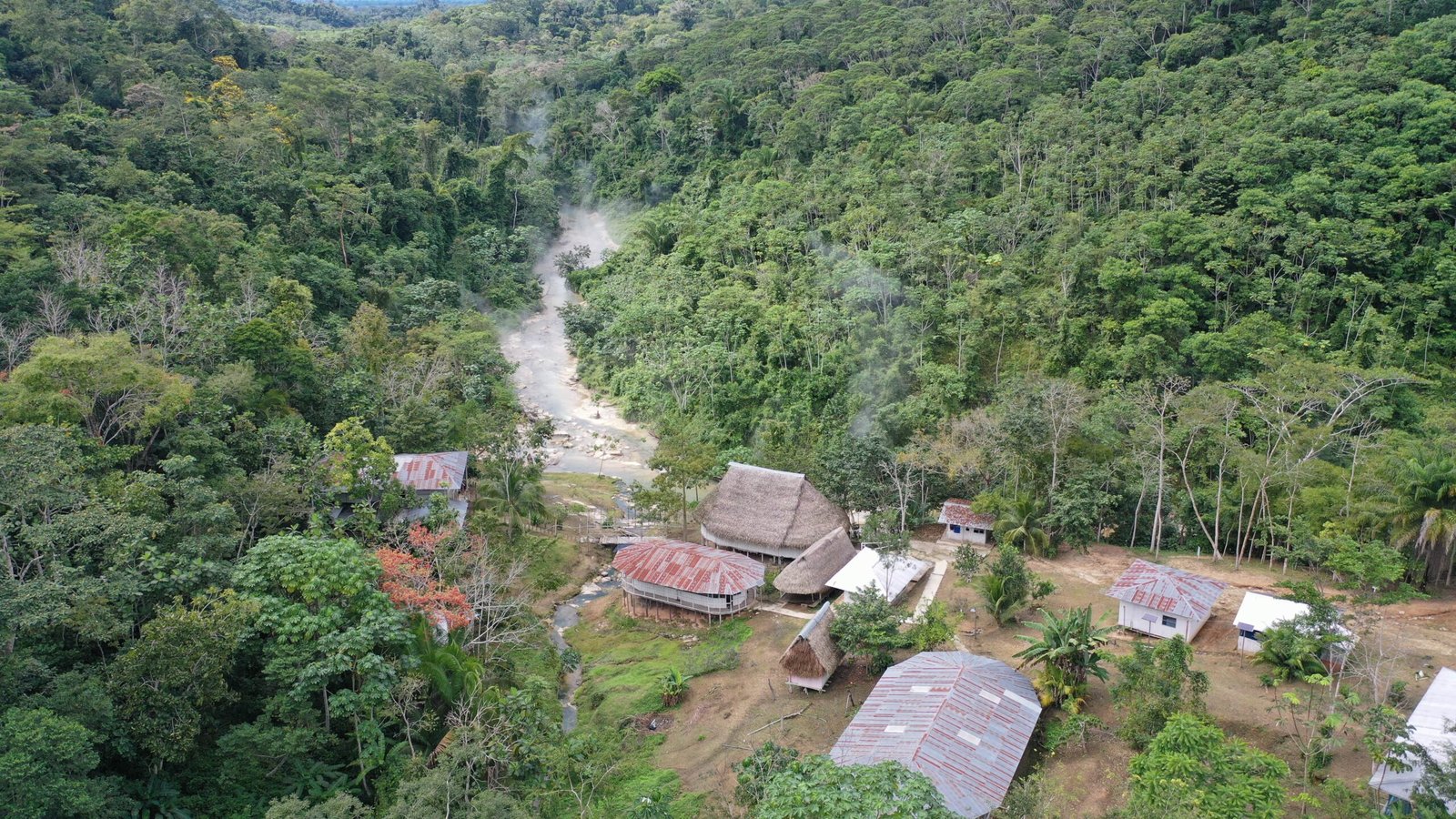 El río hirviente Mayantuyacu en Puerto Inca es reconocido con el sello mundial Safe Travels