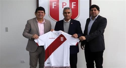 Oblitas fue anunciado como director general de fútbol