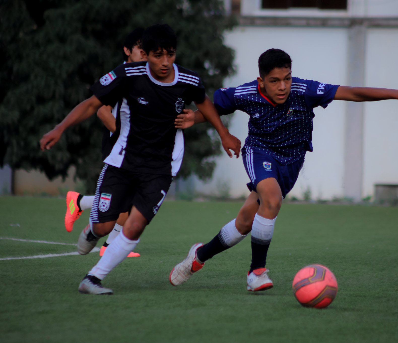 Alumnos del Leoncio Prado ya juegan su campeonato