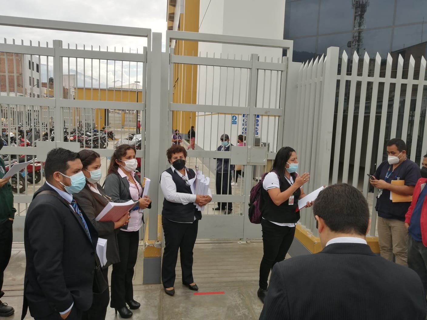 Se niegan acatar orden judicial que dispuso reponer a trabajadores CAS en el Hospital Hermilio Valdizán