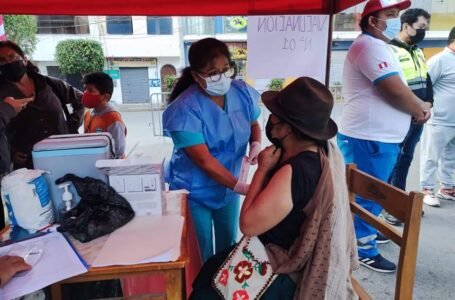 Cientos se vacunaron en campaña de cumplimiento de protocolos en Amarilis