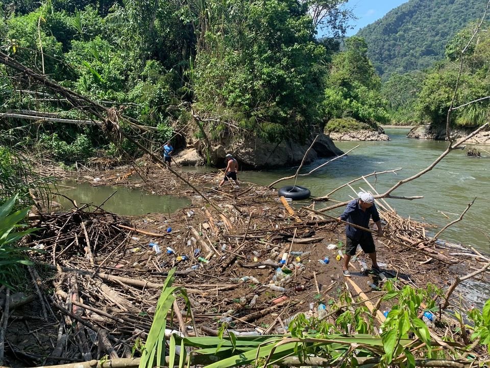 Policías y pobladores hallan cuerpo de menor arrastrad por río Monzón