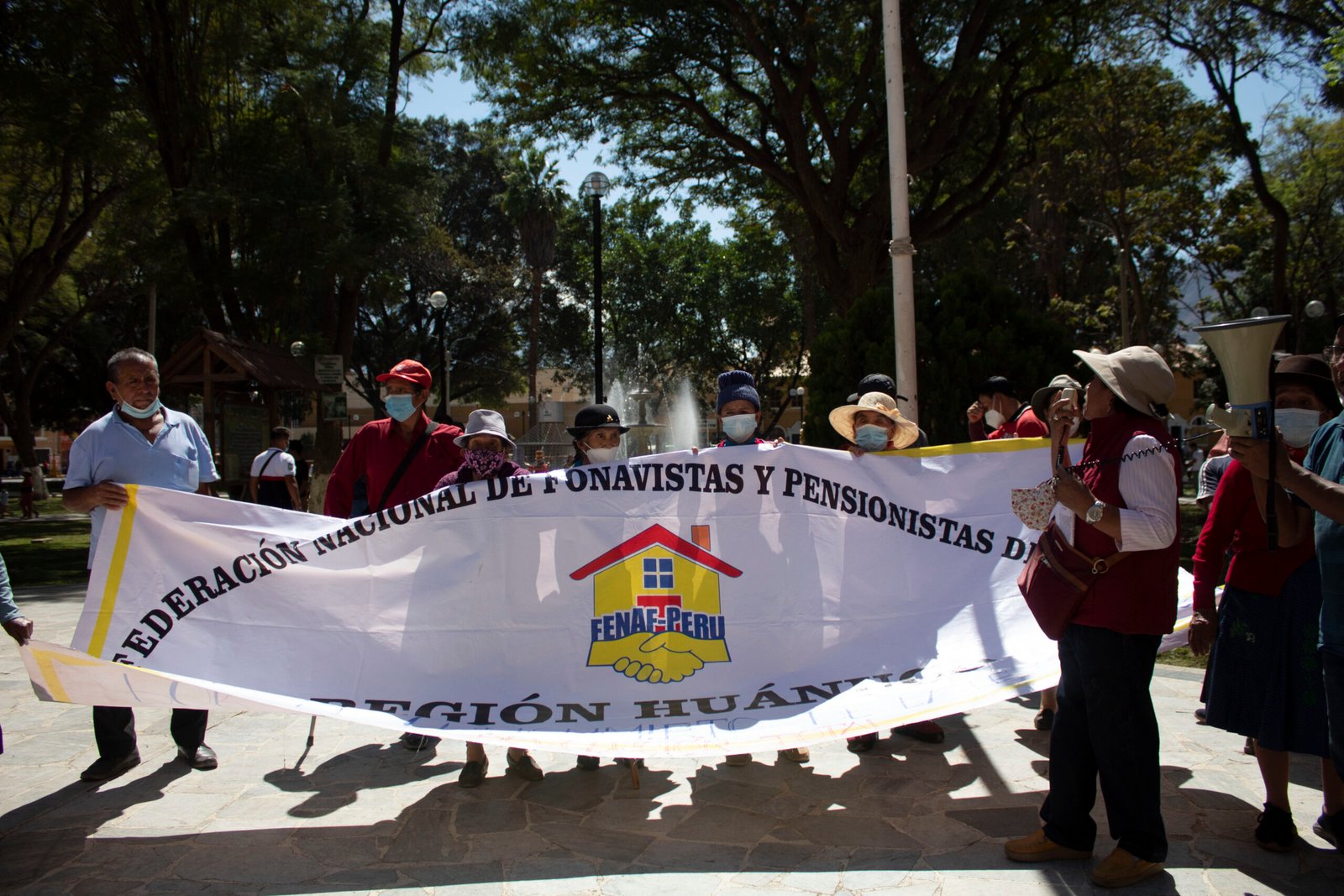 Fonavistas protestan exigiendo devolución de todos sus aportes