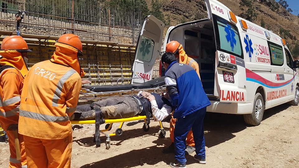 Estudiantes sufren aparatoso accidente de tránsito en la vía La Unión a Huallanca