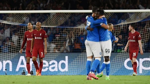 Napoli goleó 4-1 a Liverpool