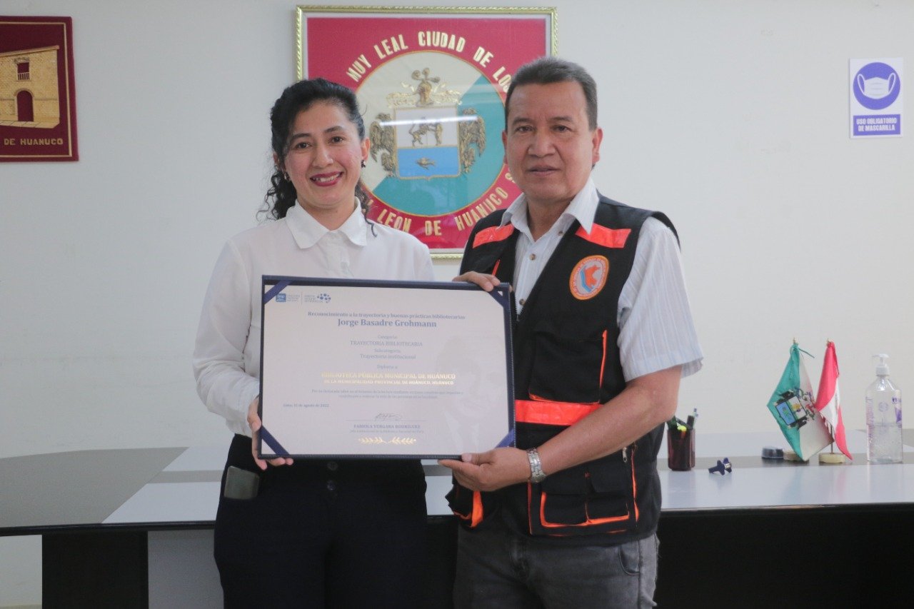 Biblioteca Municipal de Huánuco luce el premio “Jorge Basadre Grohmann”