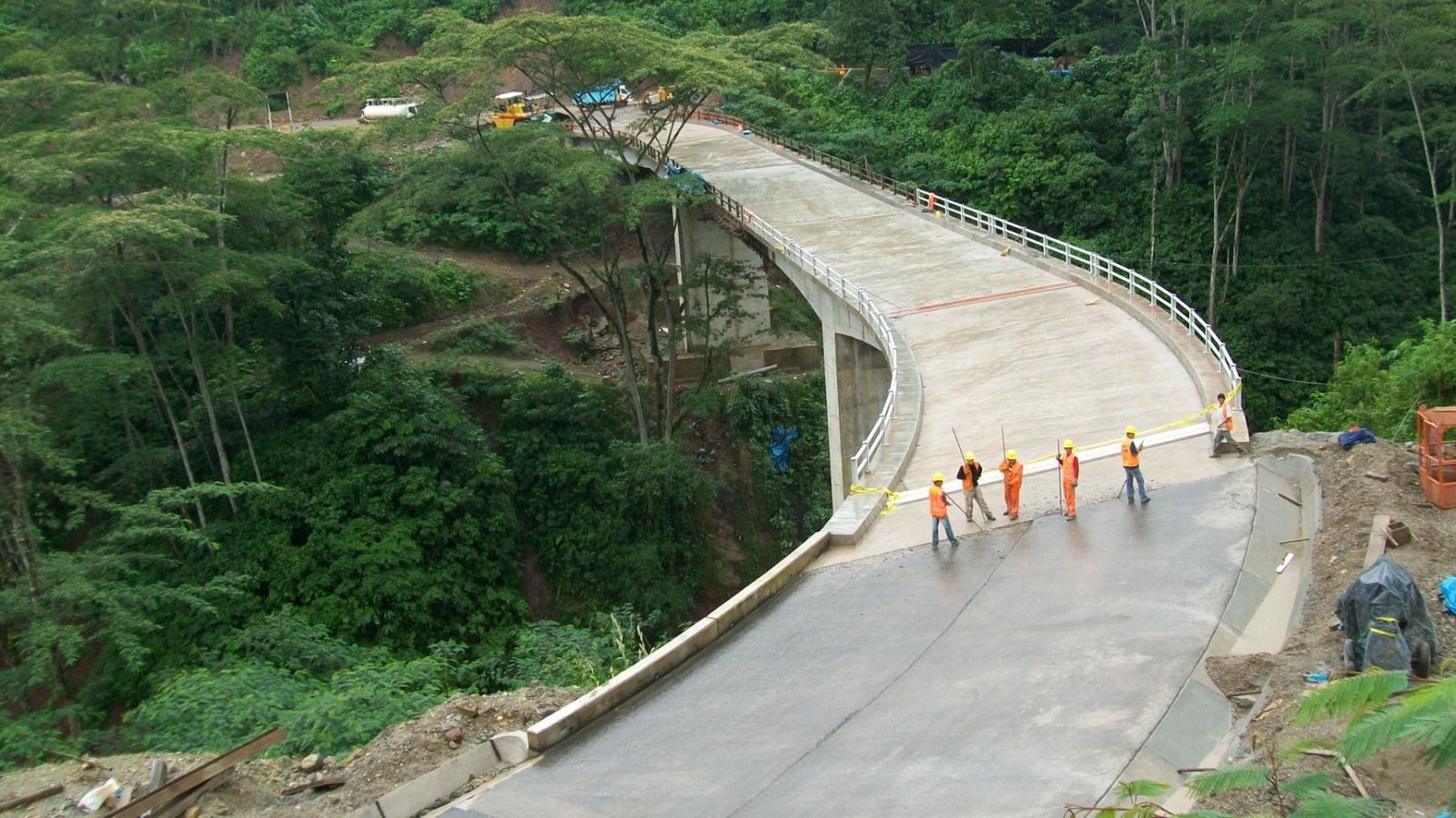 Con S/ 2 millones conservarán la vía Puente Pumahuasi a Pucallpa durante cinco años