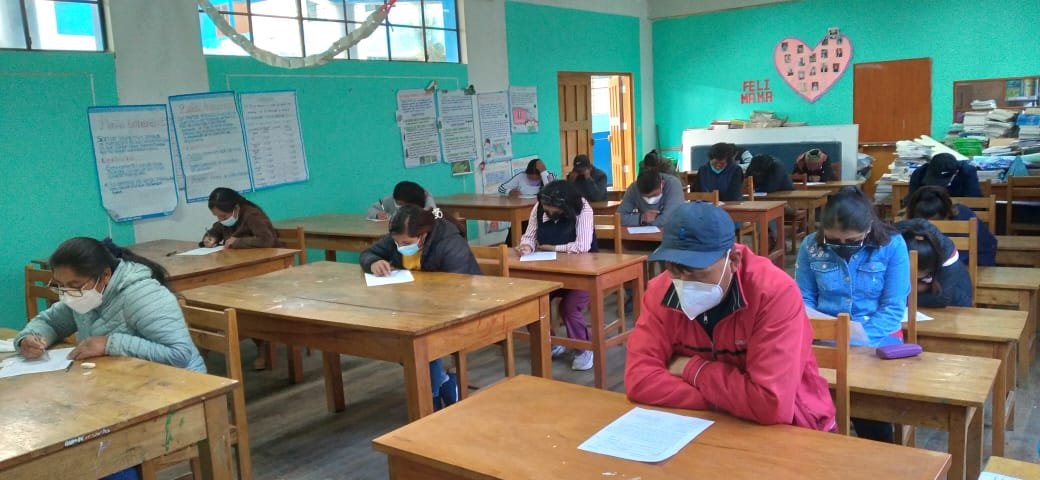 <strong>Más de cinco mil docentes rindieron examen escrito en quechua</strong>