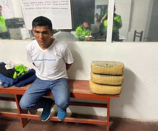 Investigan a exreo por trasladar 15 kilos de marihuana camuflada en su equipaje