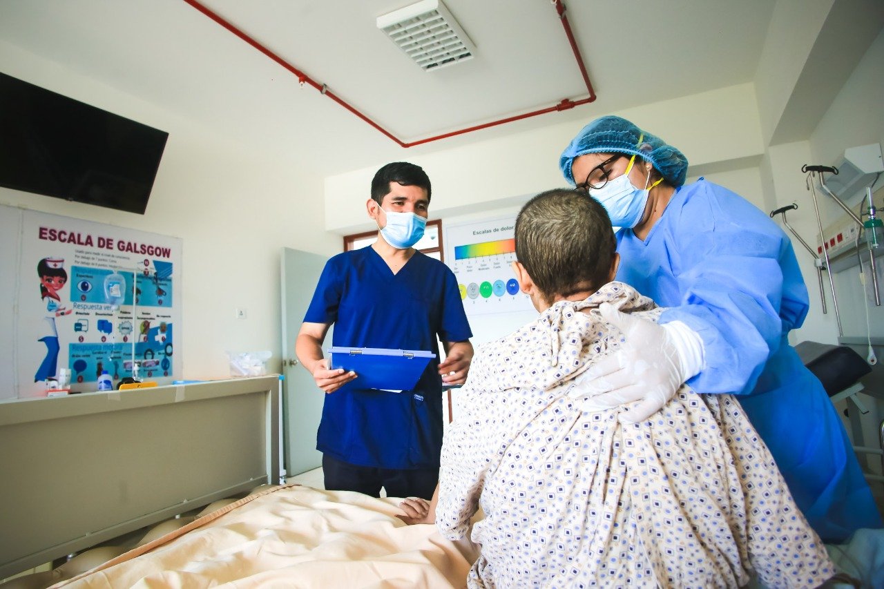 Con exitosa intervención quirúrgica salvan la vida a una paciente de 52 años en el Hospital Hermilio Valdizán