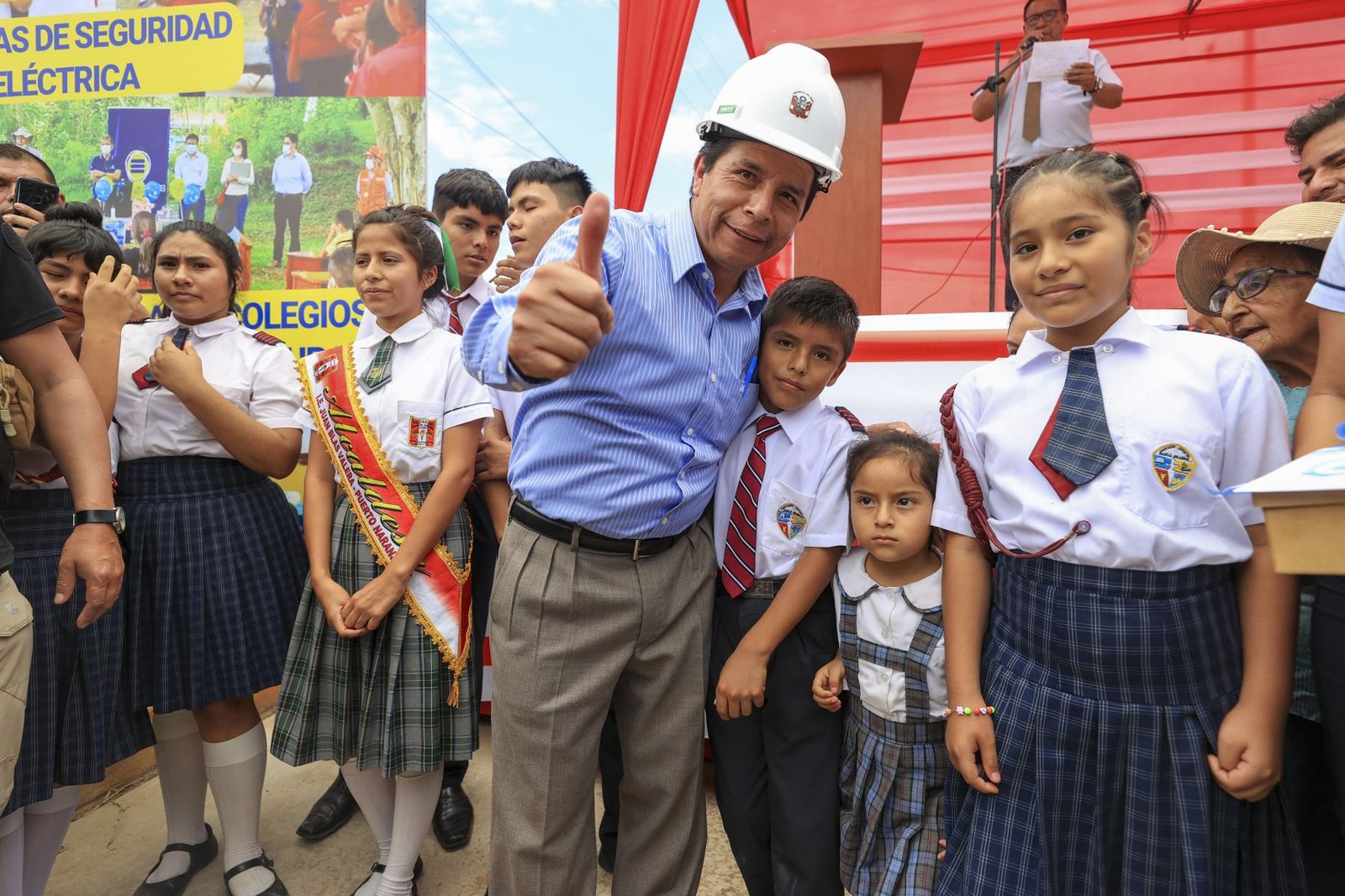 Pedro Castillo anuncia que convocará a autoridades electas para trabajar en conjunto