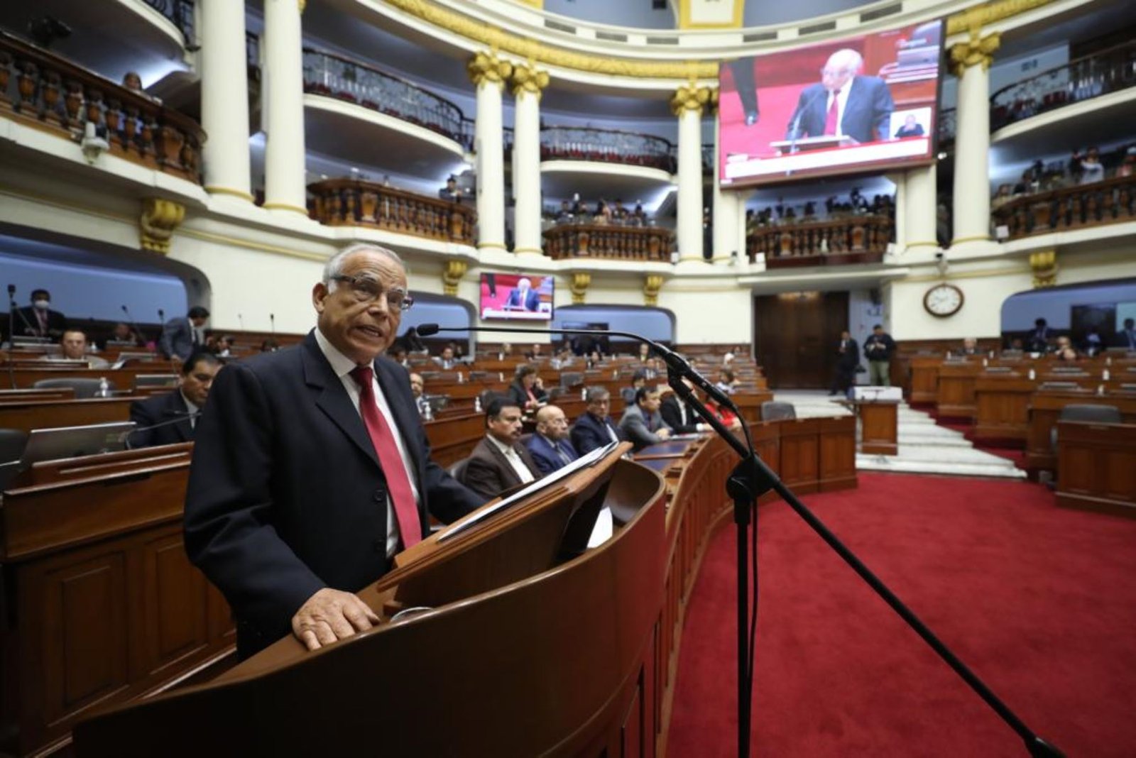 Presidente del Consejo de Ministros, Aníbal Torres, presentó cuestión de confianza ante el Congreso