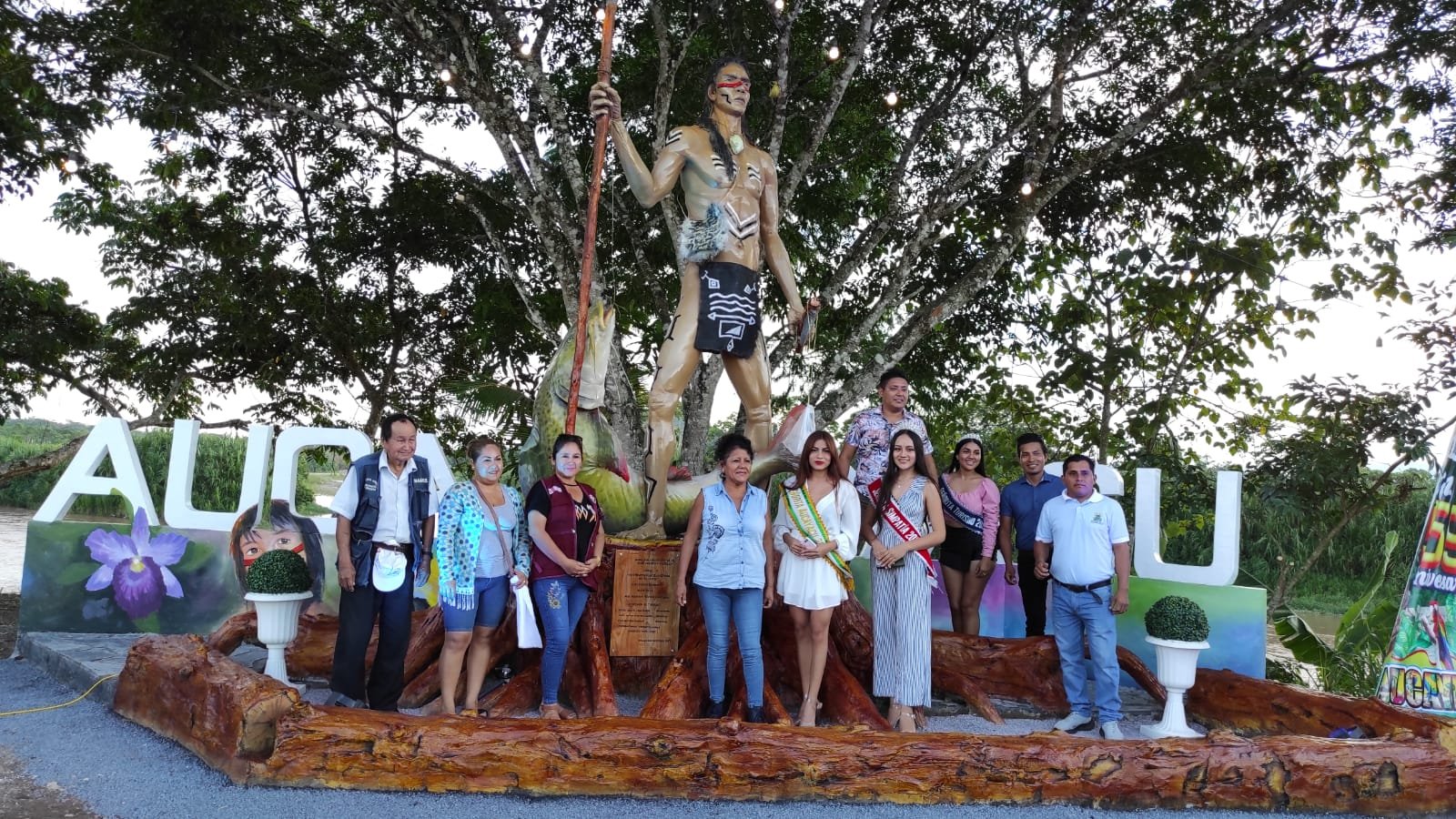 Inauguran estatua del ‘Auca Guerrero’ que pesa dos toneladas, en José Crespo y Castillo
