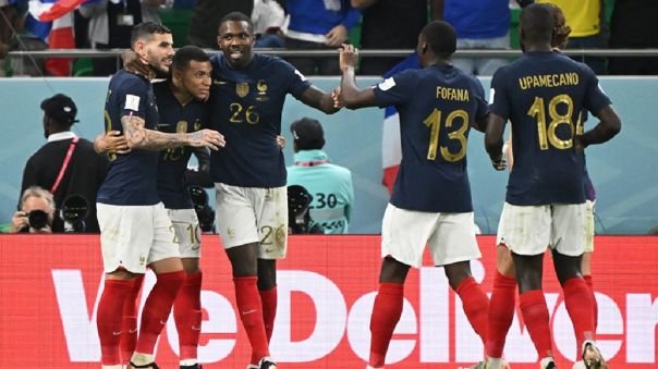 Francia goleó a Polonia con tantos de Mbappé