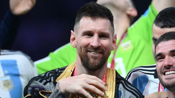 Messi sigue celebrando por la Copa del Mundo