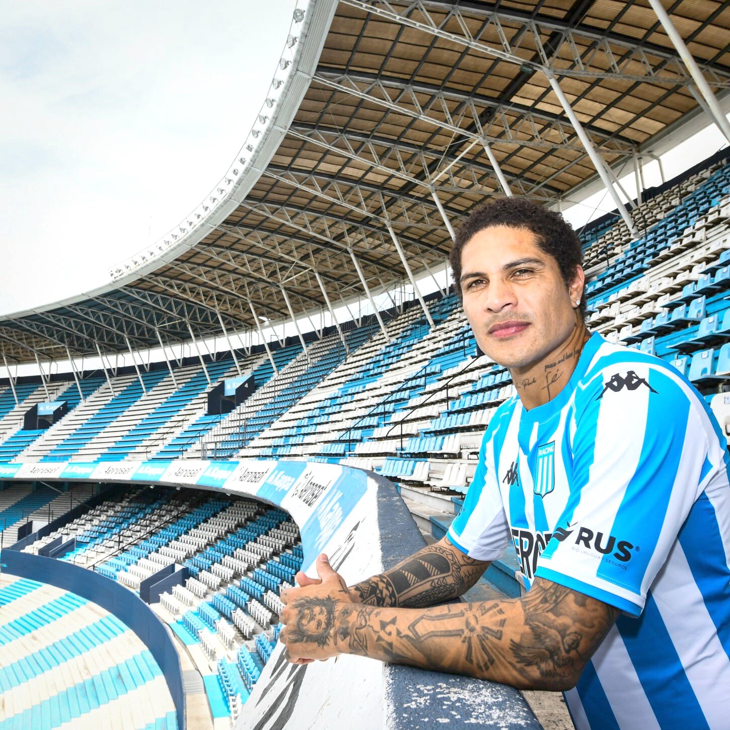 Suerte capitán! Paolo Guerrero ya es del Racing de Argentina