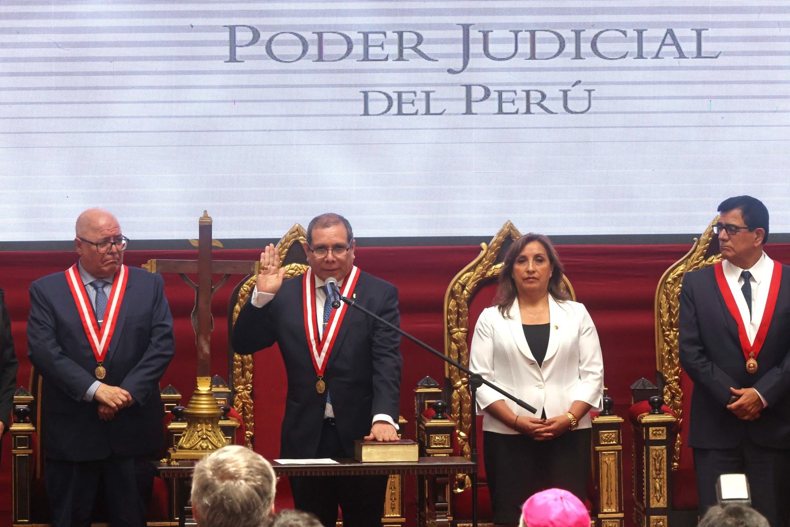 Nuevo presidente del Poder Judicial ofrece luchar contra la corrupción