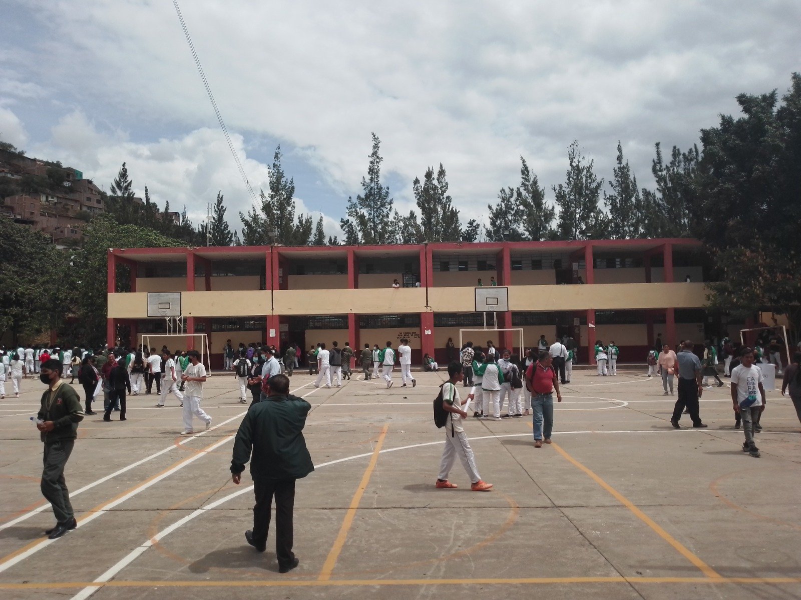 <strong>221 colegios de Huánuco en emergencia a semanas del inicio del año escolar</strong>