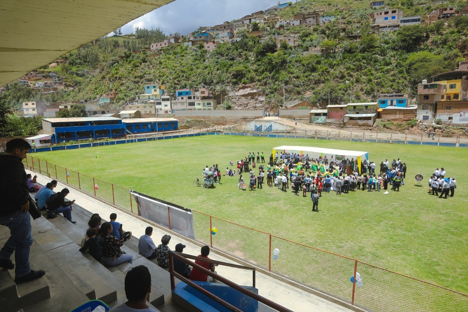 <strong>Firman convenio para construirá estadio municipal de Ambo</strong>
