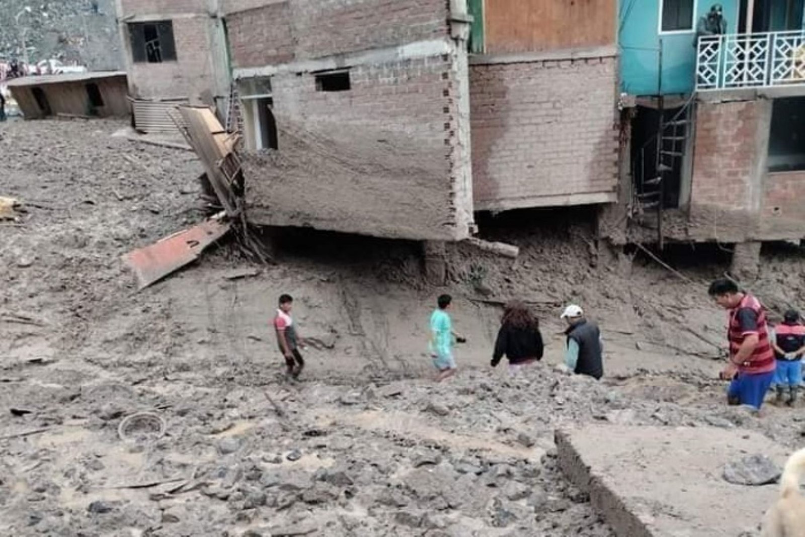 Arequipa: huaico arrasó decenas de casas y dejó unas 36 personas fallecidas