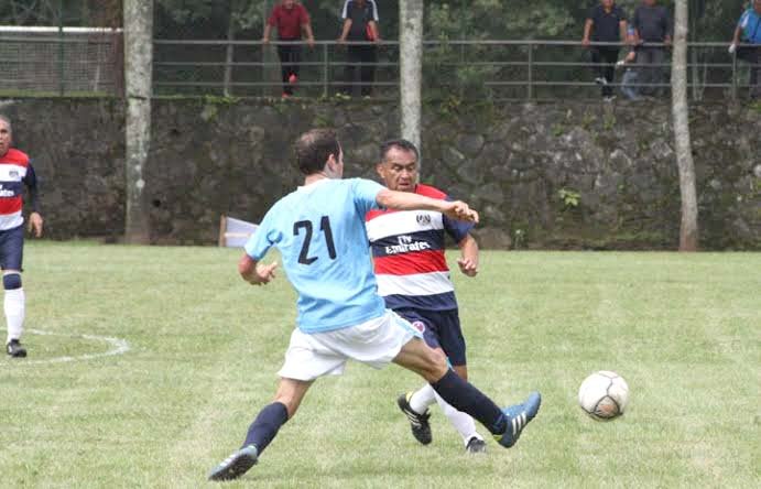 Campeonato máster de fútbol 11 será en La Colectora