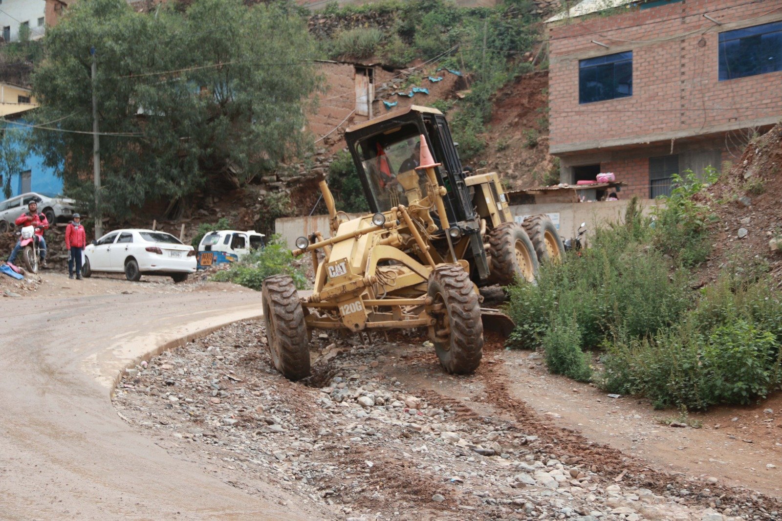 Municipalidad de Huánuco rehabilita 1.8 kilómetros de carretera en Aparicio Pomares