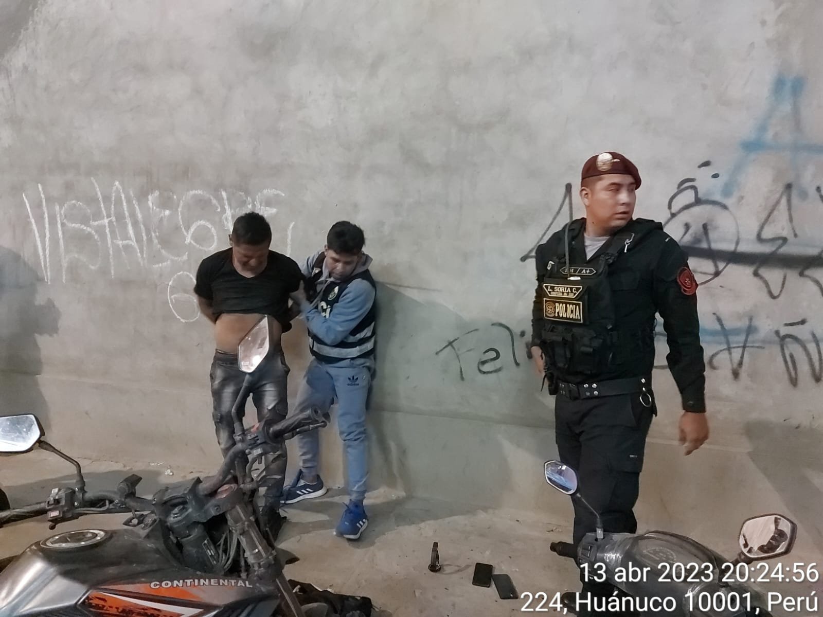 Detienen a presunto integrante de banda de arrebatadores de celulares