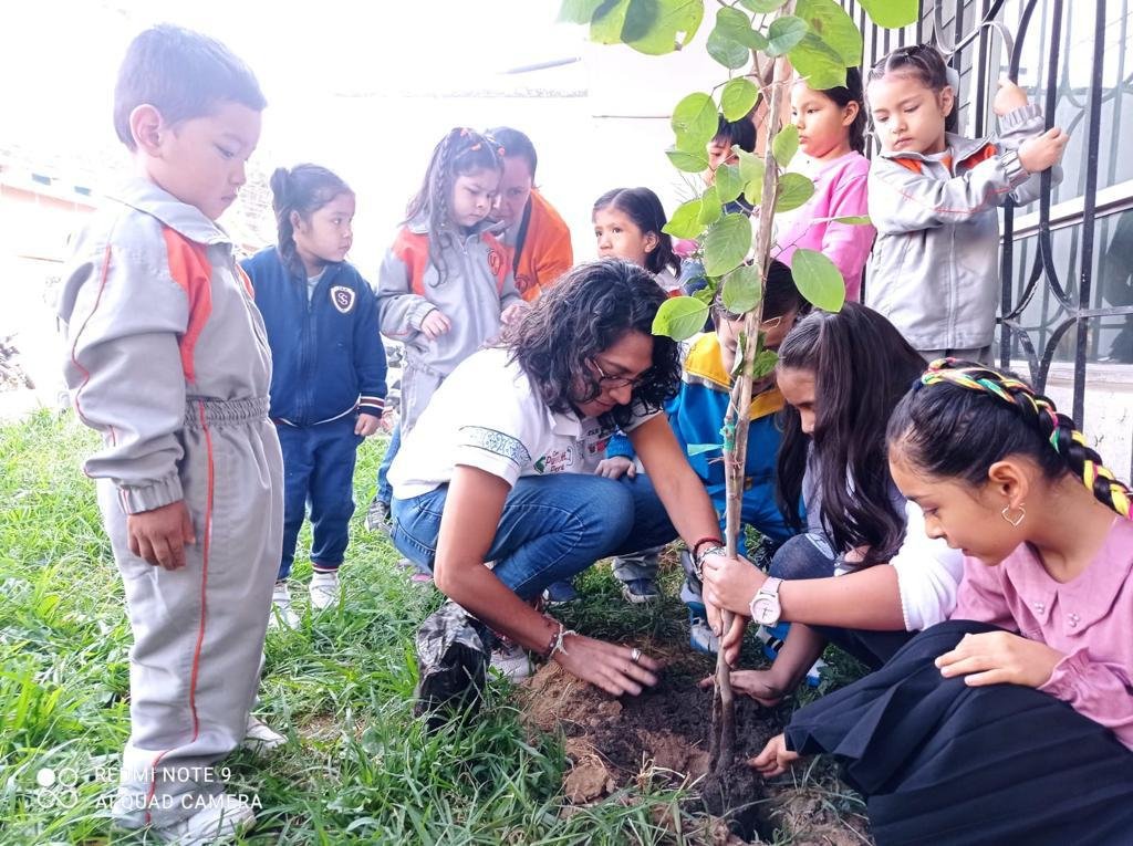 Ministra de Cultura se unió a la Cruzada Verde por Día de la Tierra, desde Huánuco