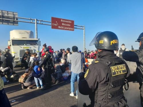 Sigue la tensión por migrantes en la frontera Perú – Chile