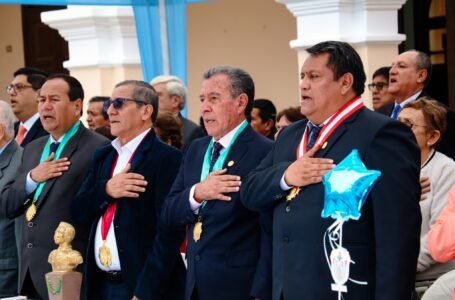Alcalde de Huánuco ofrece apoyo a la GUE Leoncio Prado para recuperar el Club Central