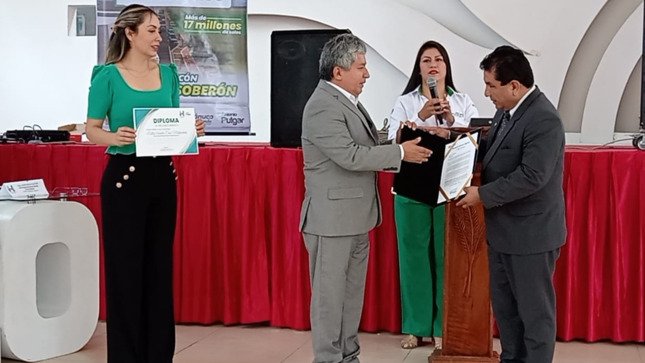 Gobernador de Huánuco reconoce a Salud por segundo lugar en “Chequéate Perú”