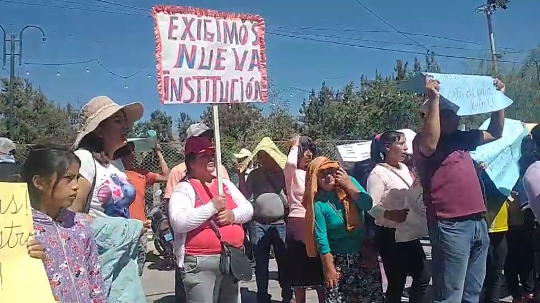 Con protesta exigen construcción de nueva infraestructura para el colegio Pedro Sánchez Gavidia