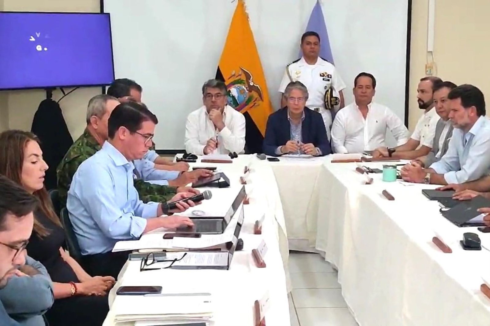 Ecuador declara estado de excepción por 60 días en tres zonas tras asesinato de alcalde