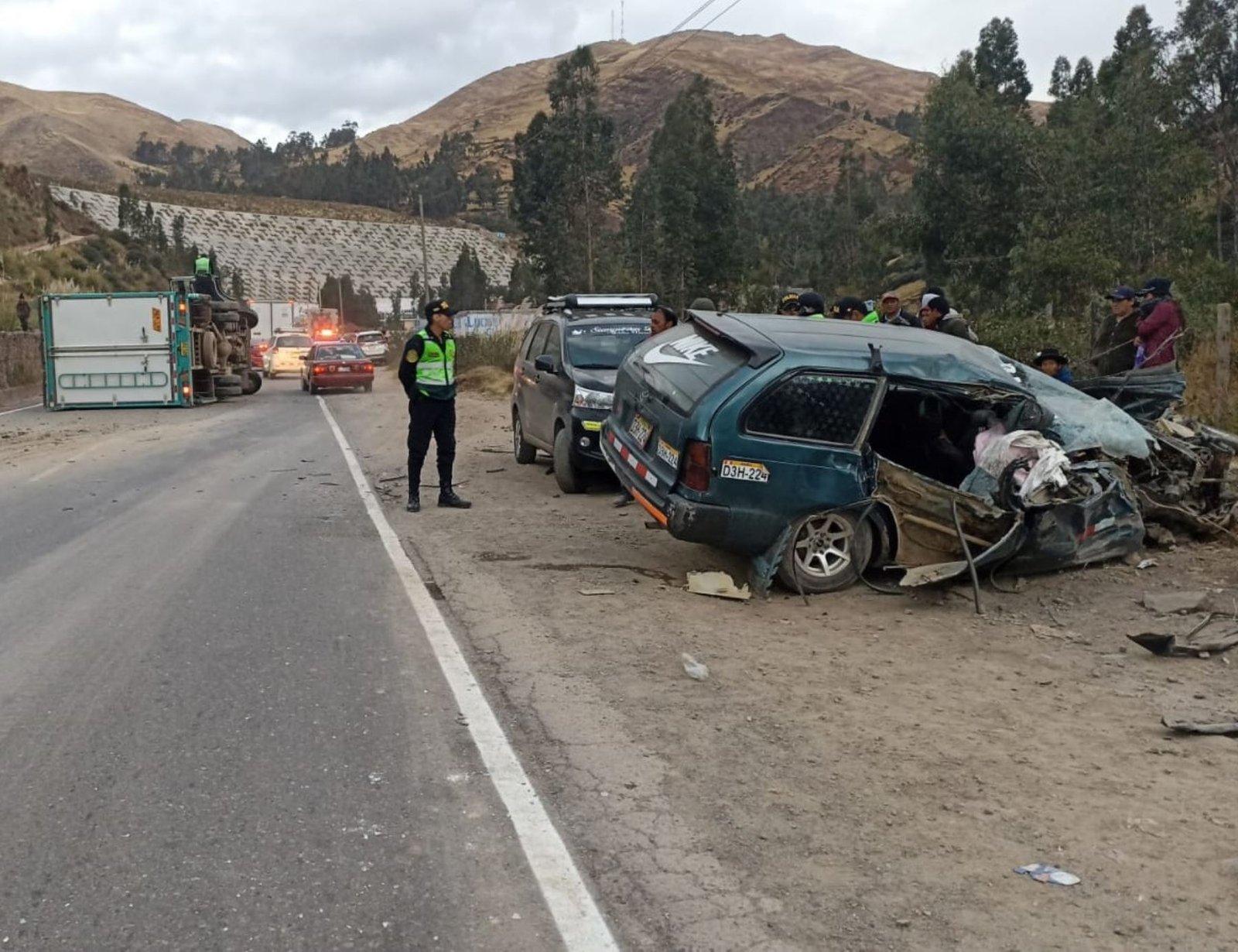 Chofer de auto que viajaba de Pasco a Ambo murió en triple choque en la carretera Central