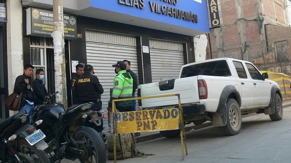 Un policía es detenido por pedir S/ 5 mil para devolver moto robada y a otro lo sorprenden con vehículo hurtado