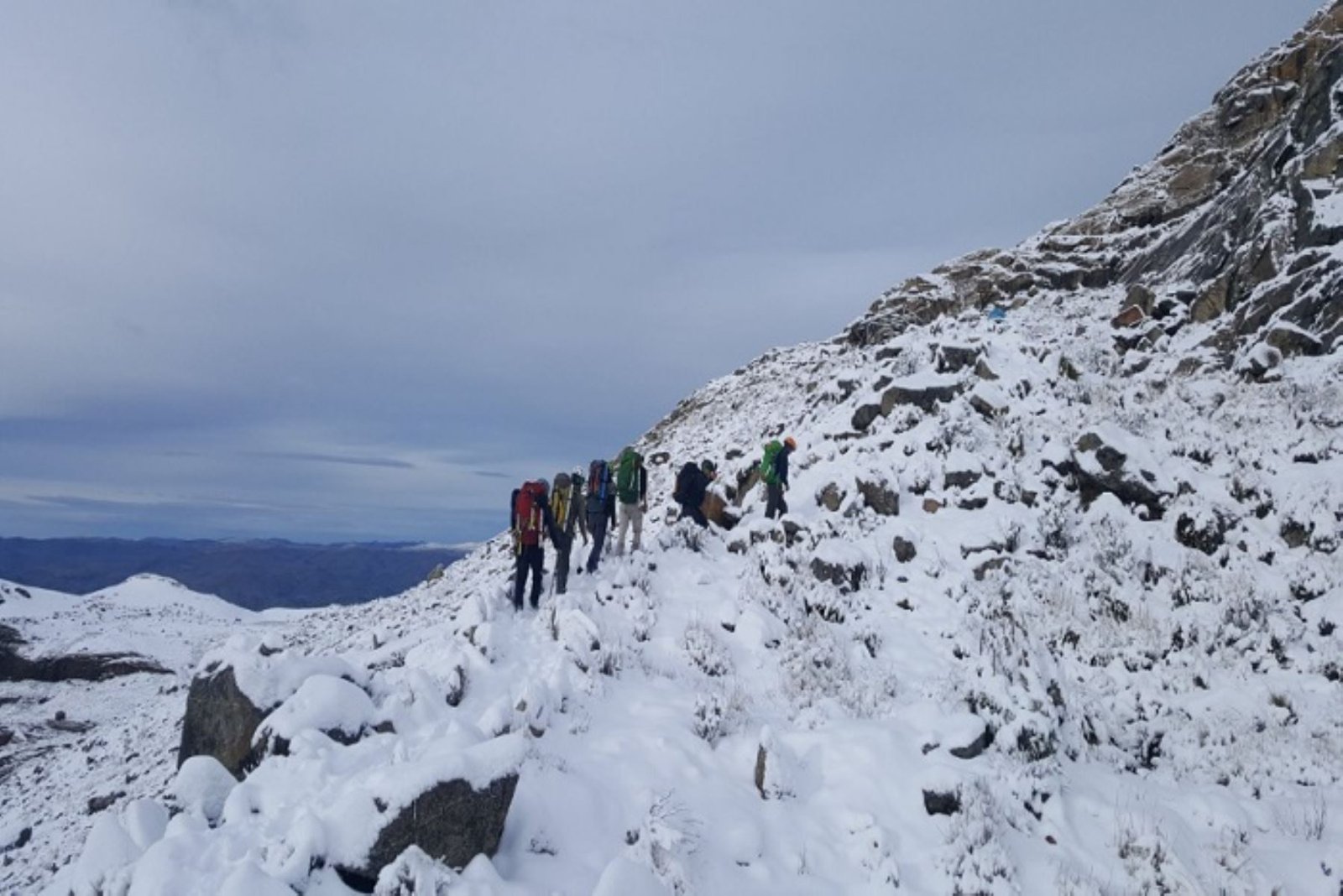 Rescatan a extranjeros que sufrieron accidente en el nevado Tocllaraju en Ancash