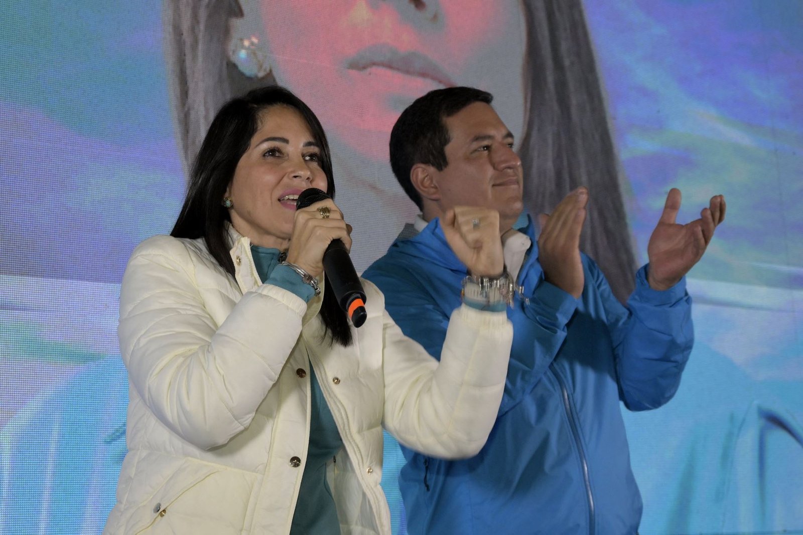 Luisa González y Daniel Noboa se alistan para segunda vuelta presidencial en Ecuador