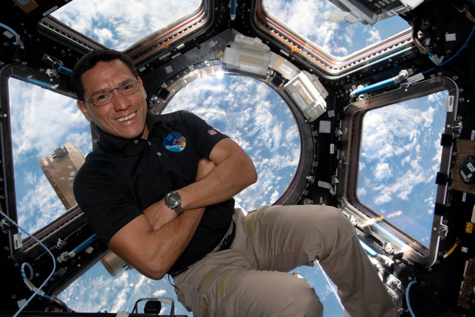 Astronauta bate récord de la NASA al pasar más de un año en el espacio