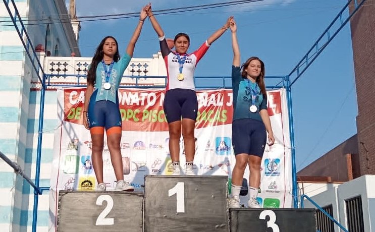 Ciclista huanuqueña gana oro en Campeonato Nacional Juvenil de Ruta