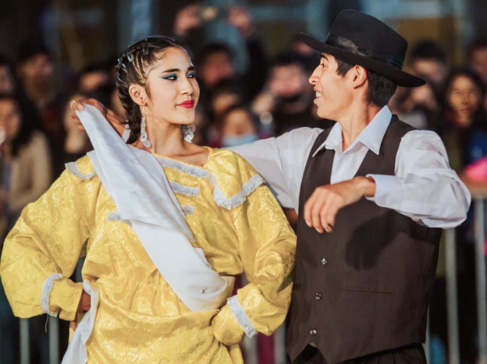 Elenco de Danzas de la UDH, 25 años de pasión y compromiso con la cultura