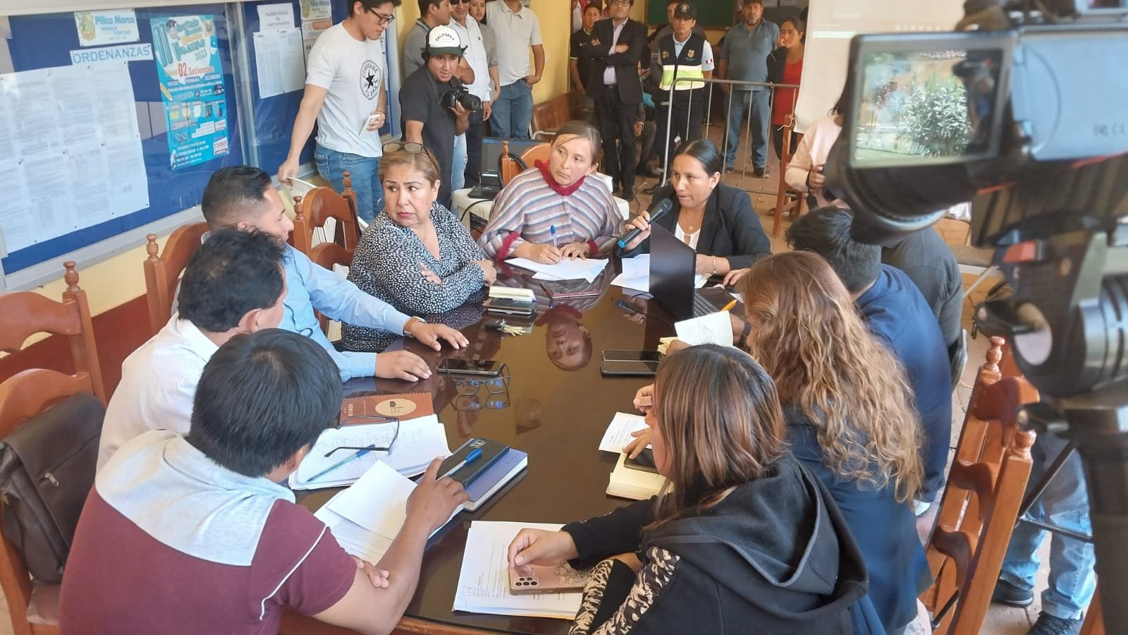 Postergan sesión de concejo para ver suspensión de alcaldesa de Pillco Marca