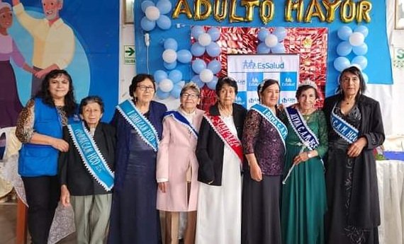 Elva Palomino, de 87 años, es la nueva reina del CAM Huánuco