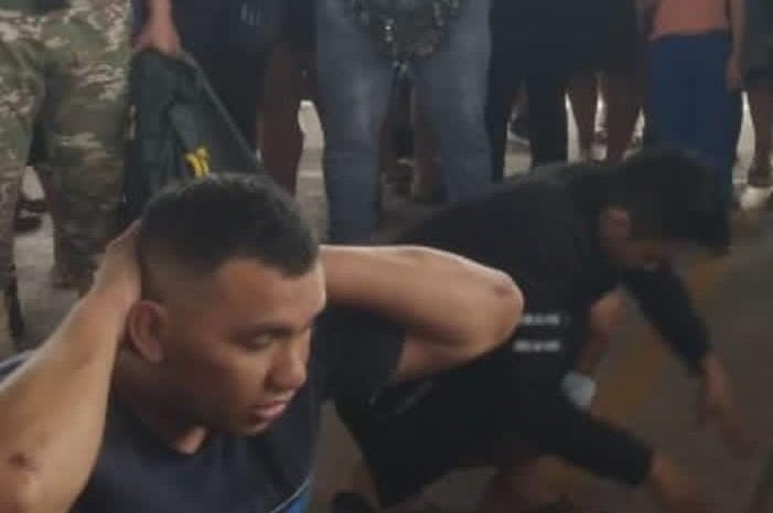 Ronderos arrestan a policía sindicado de abastecer con droga a menores