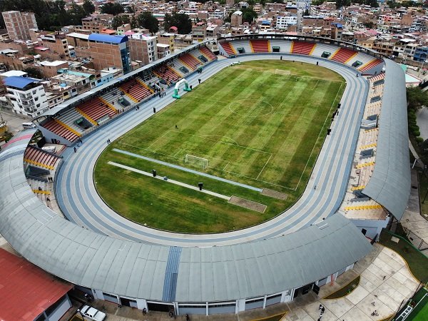 El Complejo Deportivo de Paucarbamba fue inaugurado luego de once años