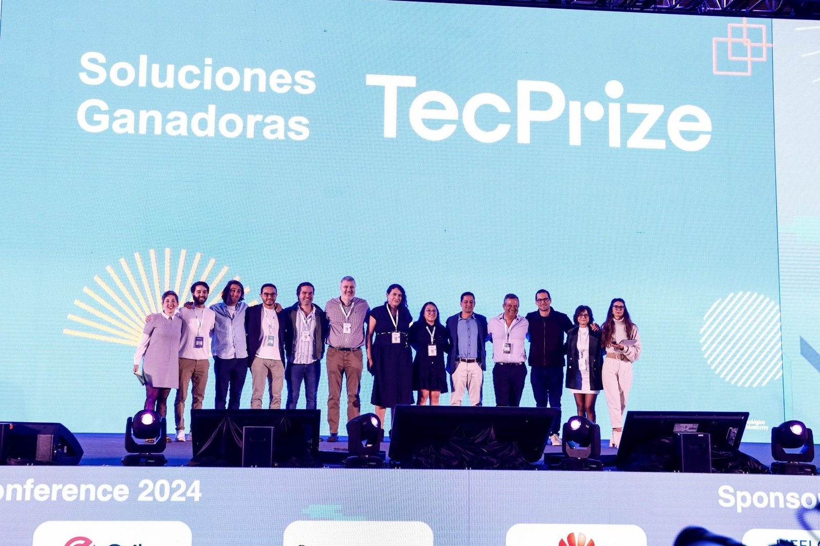 Plataforma de educación virtual peruana sin conexión a internet triunfa en los Tec Prize